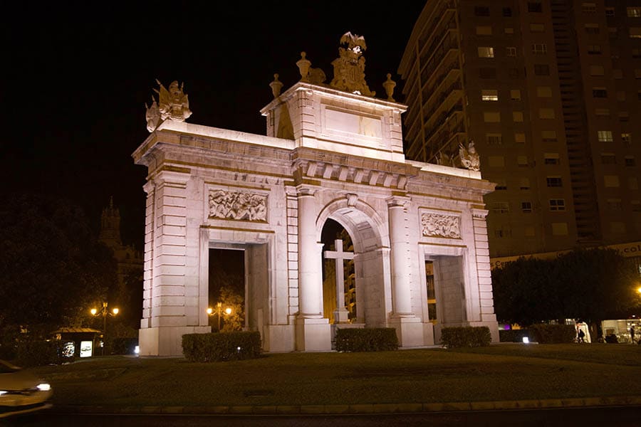 LA PORTA DE LA MAR. Valencia ilumina sus monumentos