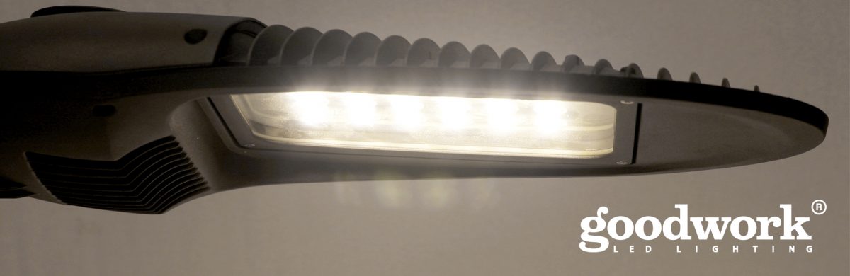 ¿Cuánto es la vida útil y la garantía de una luminaria LED?